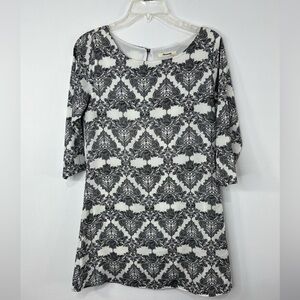 Caramela women’s lightweightght dress